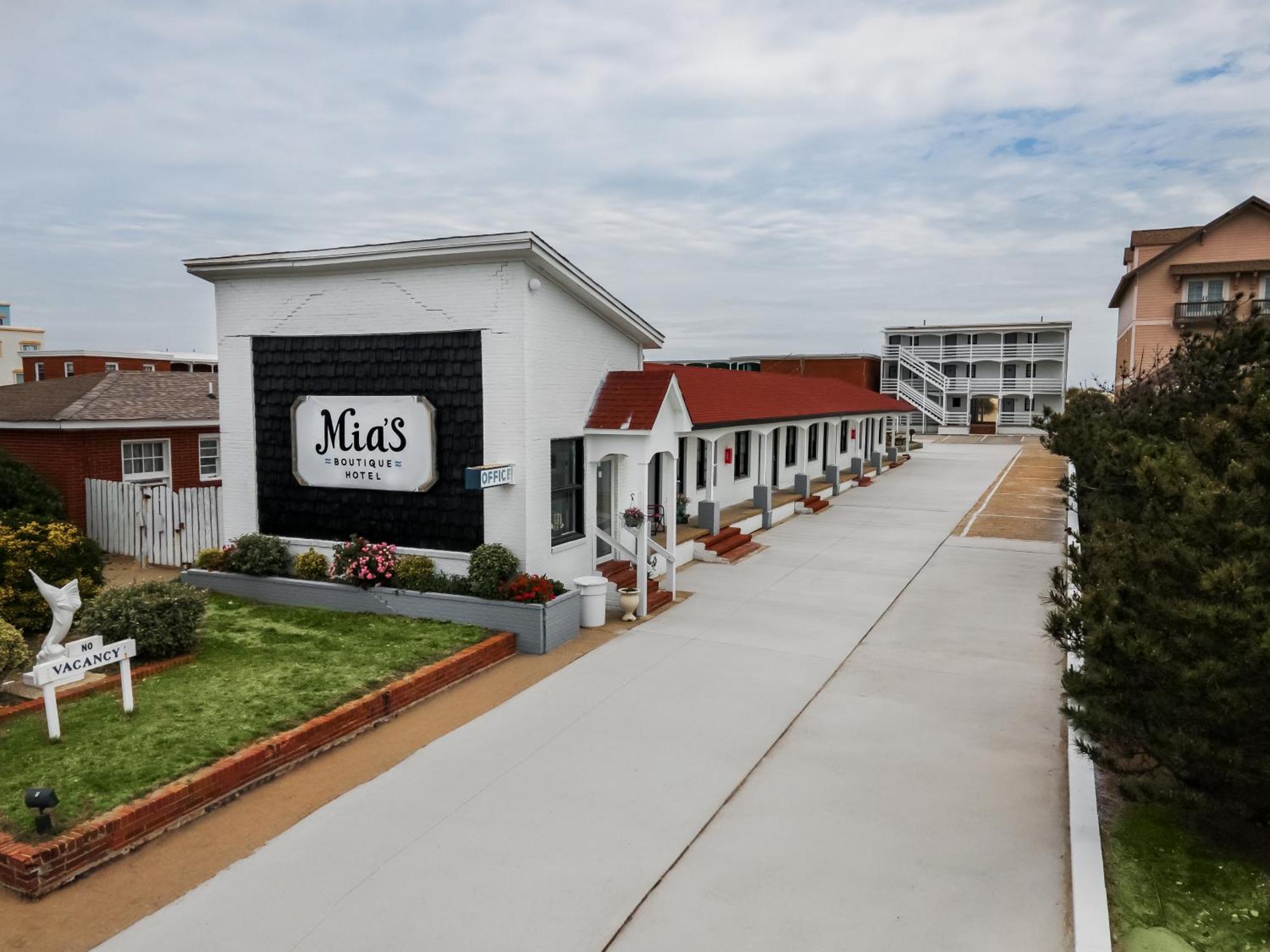 Mia'S Boutique Hotel Nags Head Exterior photo