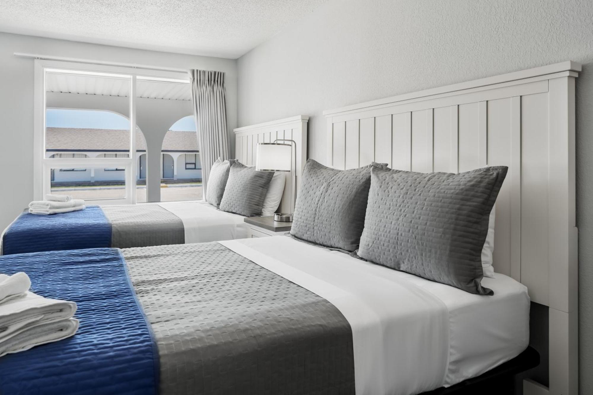 Mia'S Boutique Hotel Nags Head Exterior photo